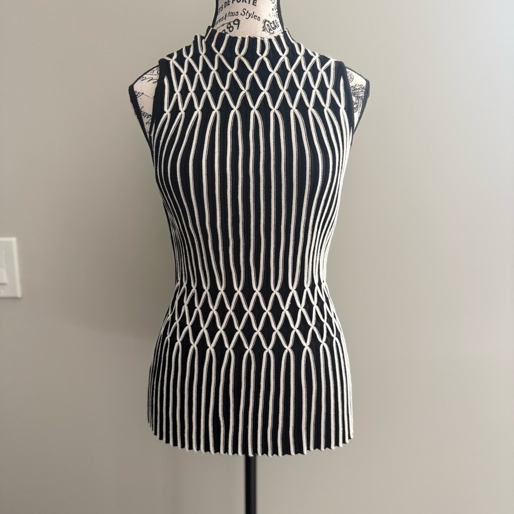 White House Black Market Black and White Sleeveless knit top